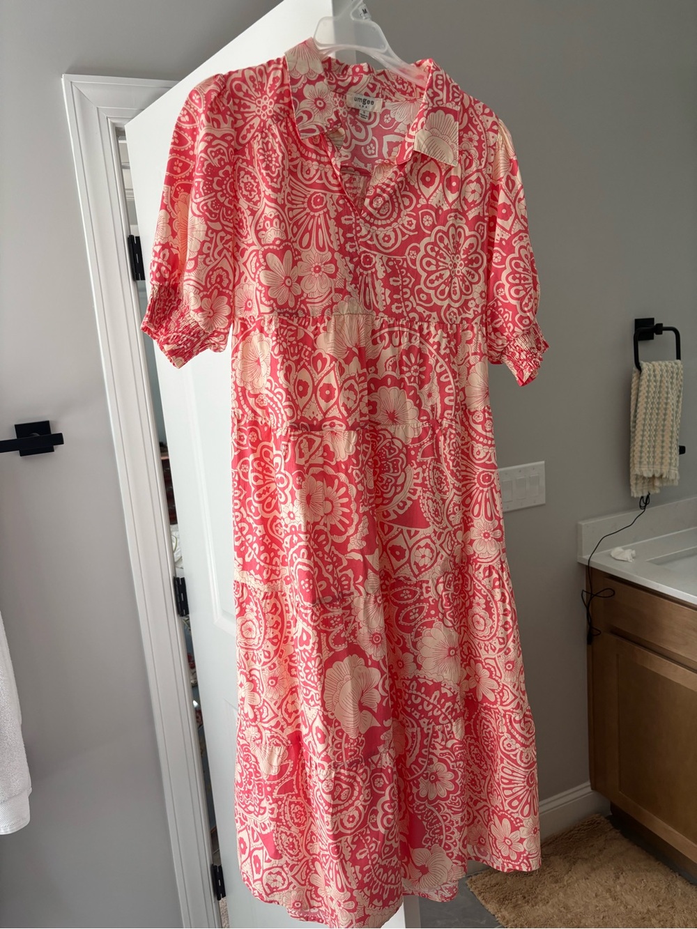 Umgee Coral and Cream Floral Tiered Midi Dress XS